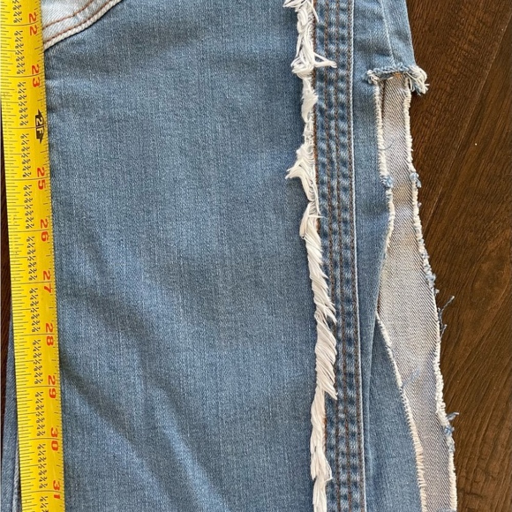 Fashion Nova Catch a Tone‎ Flare Jeans - Picture 5 of 7